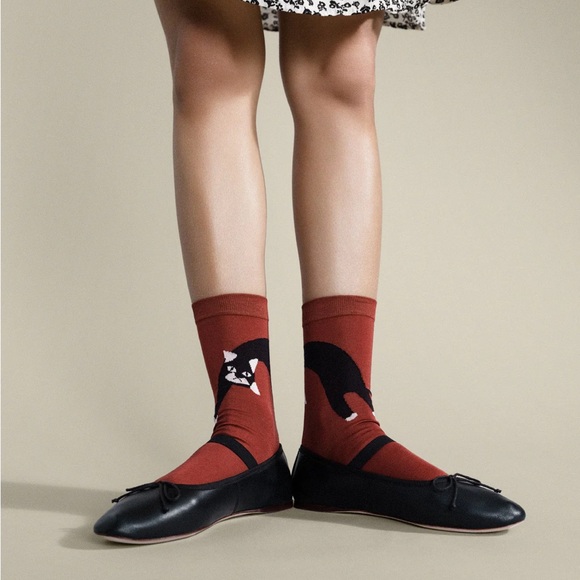 Playful Cat Design Red Socks - Picture 2 of 5